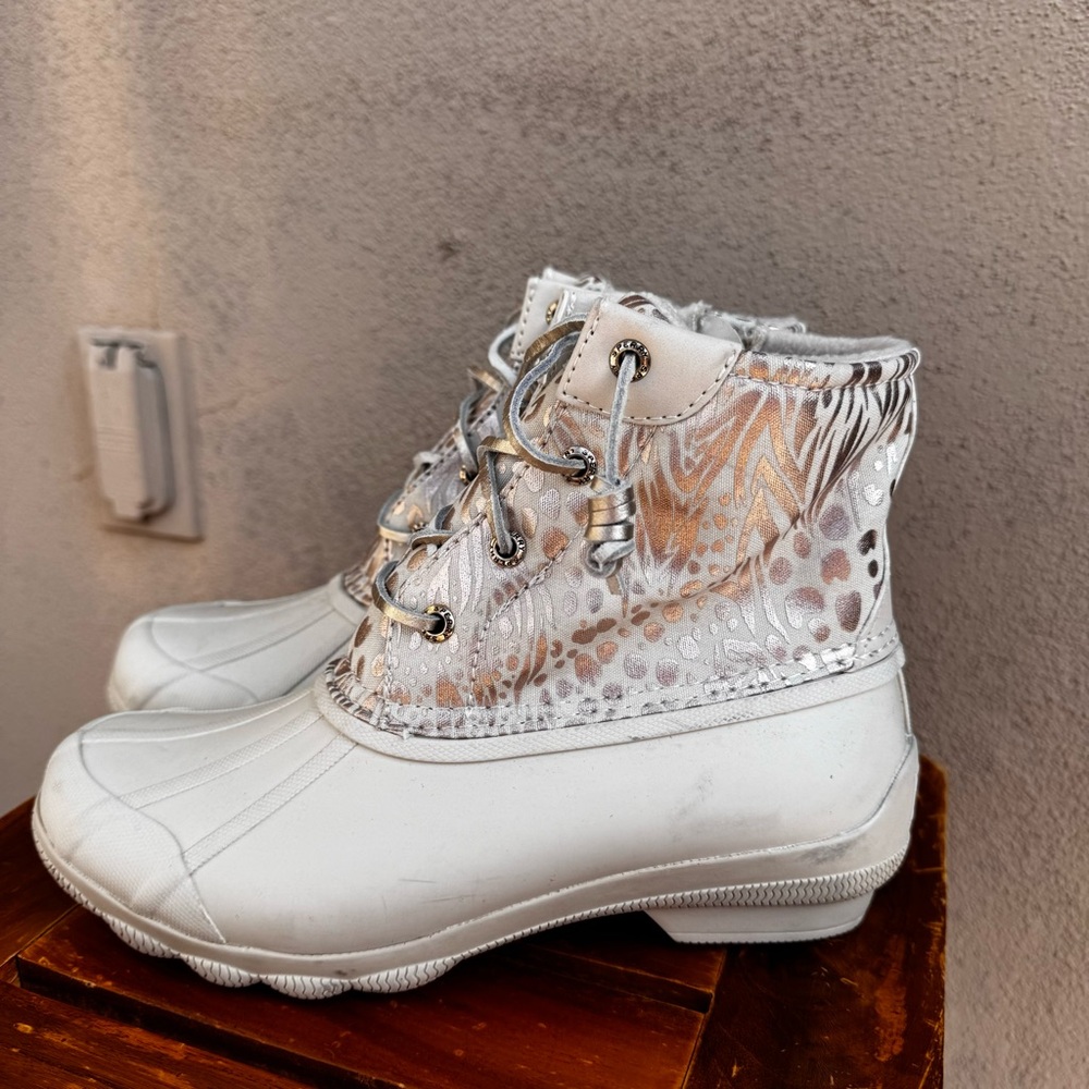 Sperry White Silver Patterned Winter Duck Boots